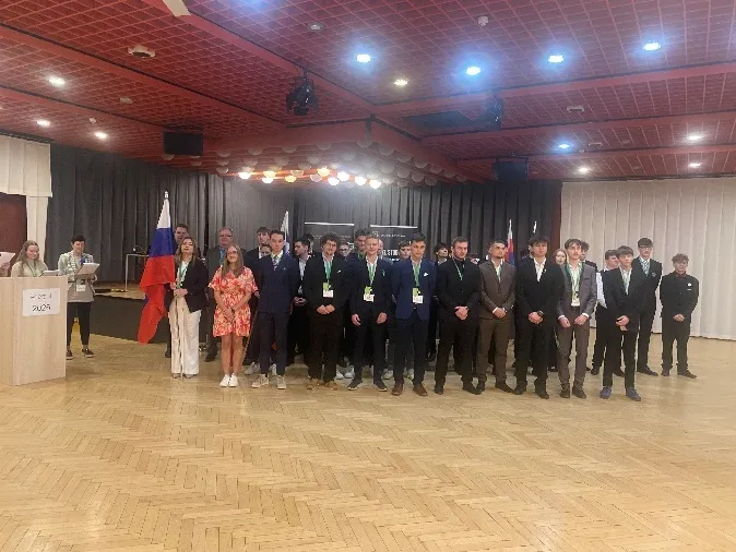 Všetci účastníci medzinárodnej konferencie ENERSOL